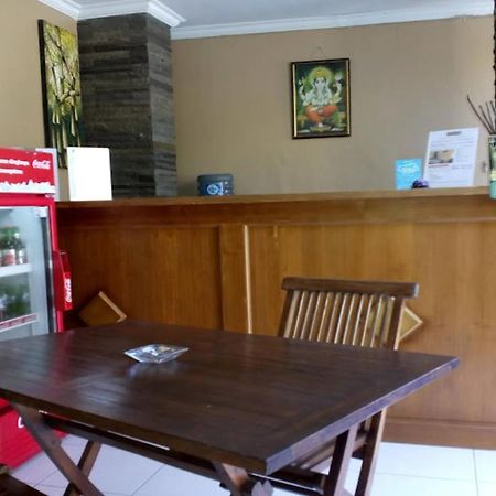 Oyo Flagship 91237 Ratu Guest House Kedunganan Exterior foto