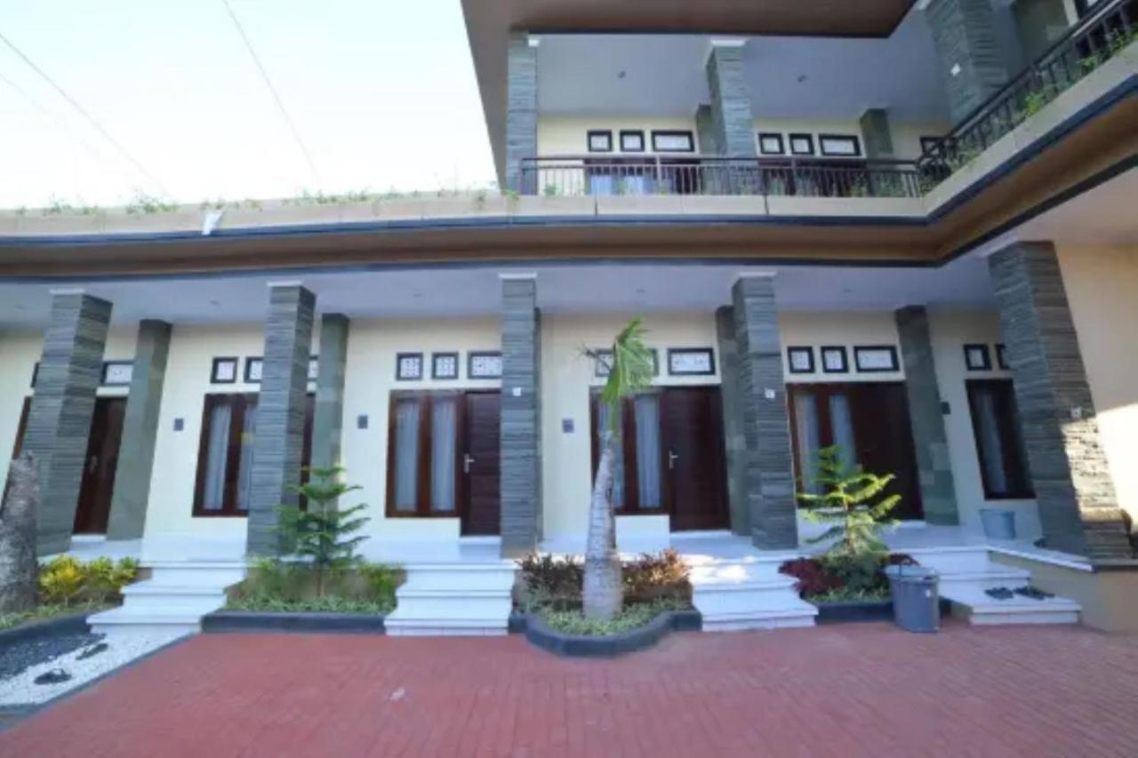Oyo Flagship 91237 Ratu Guest House Kedunganan Exterior foto