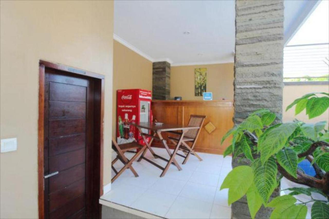Oyo Flagship 91237 Ratu Guest House Kedunganan Exterior foto
