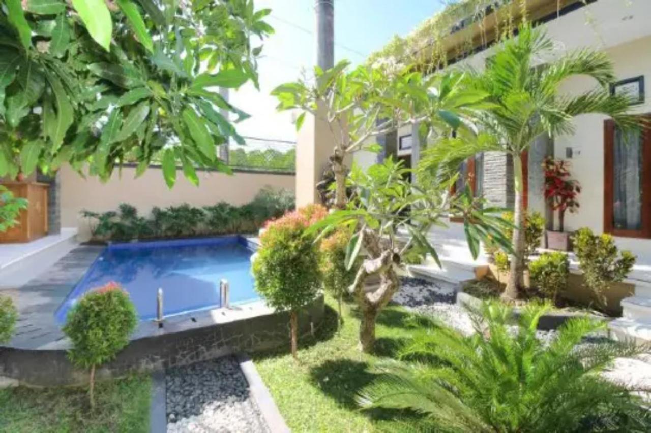 Oyo Flagship 91237 Ratu Guest House Kedunganan Exterior foto
